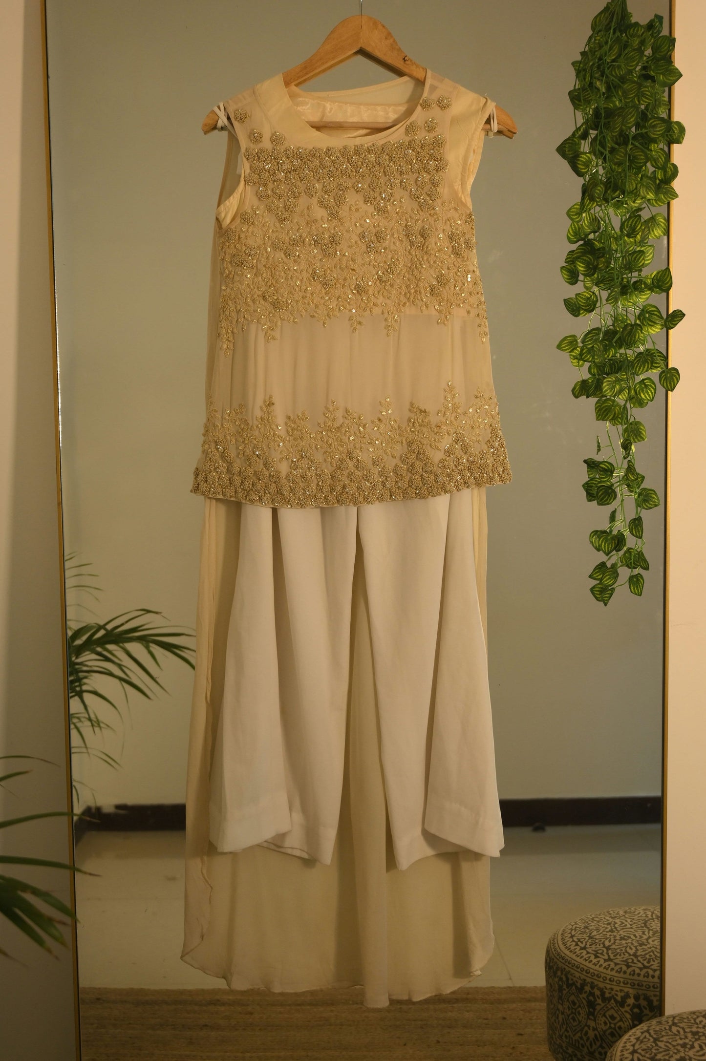 Embroidered high low kurta with pants